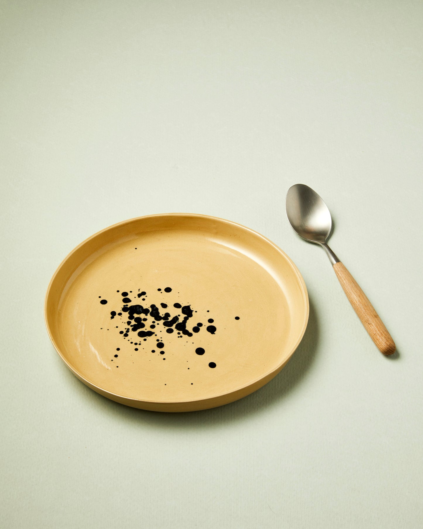 Assiette plate - 22cm - Ocre et bleu